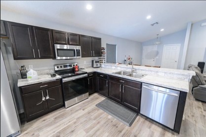 Kitchen - 469 Pentas Ln