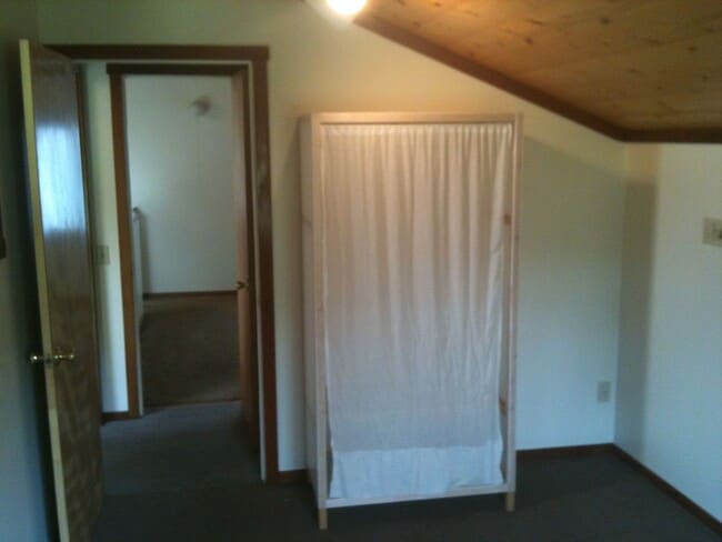 Building Photo - 3/1 Close to UC, hiking, mountain biking a...