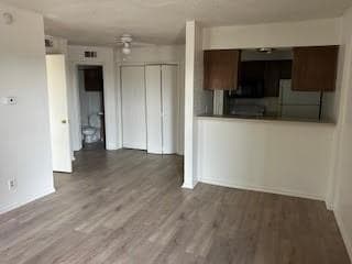 Primary Photo - 9520 Royal Ln