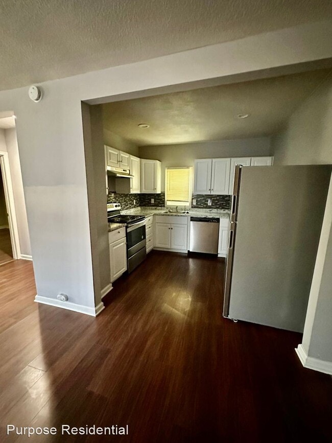 Building Photo - 2 br, 1 bath House - 6237 E 12th St