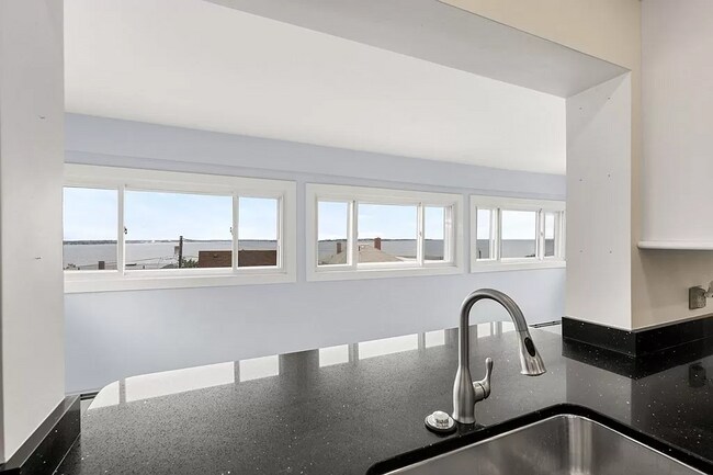 Foto del edificio - 172 Crest Ave