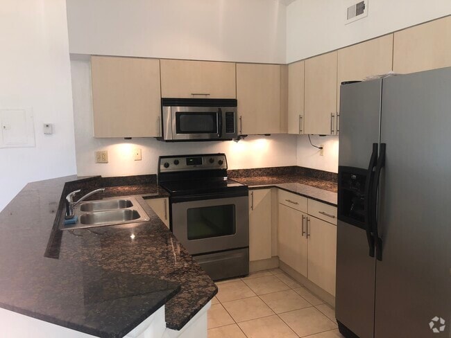 Building Photo - 2550 SW 18th Ter