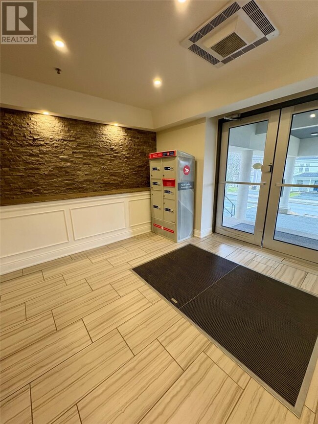 Building Photo - 130 Lemarchant Rd