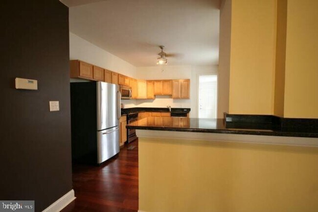 Building Photo - 219 Hermitage St