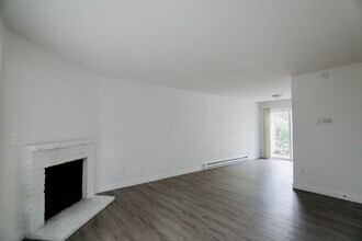 Building Photo - 5111 SW Beaverton Hillsdale Hwy