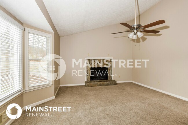 Building Photo - 475 Robin Hood Dr