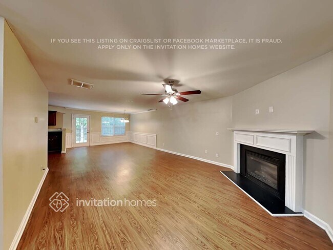 Foto del edificio - 345 Hidden Creek Ln