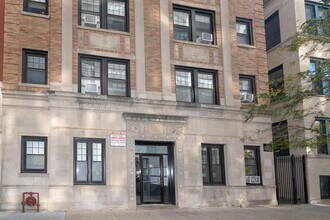 Building Photo - 511 W Belmont Ave