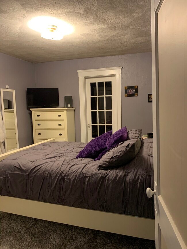Bedroom - 8 Hudson St