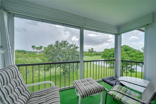 Foto del edificio - 9820 S Hollybrook Lake Dr