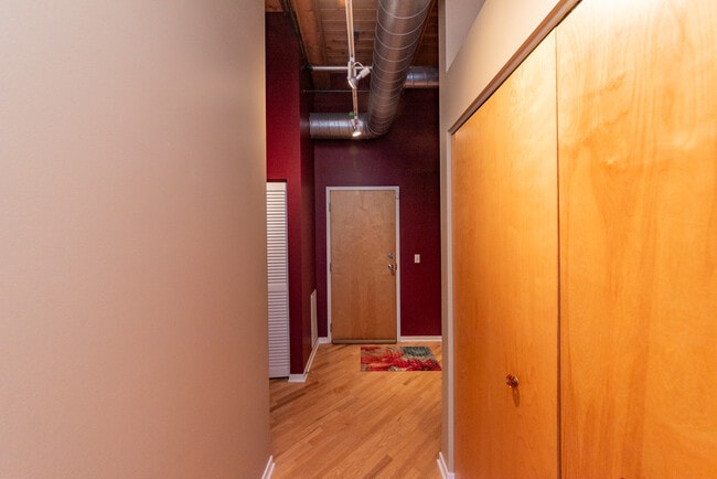 Building Photo - 1741 N Maplewood Ave