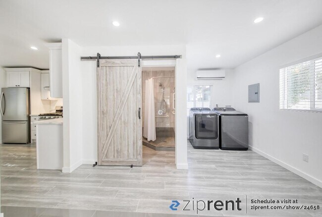 Foto del edificio - 2248 Duvall St
