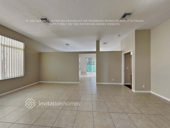 Foto del edificio - 5036 Heron Pl