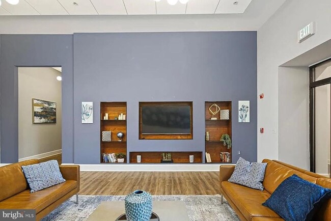 Foto del edificio - 301 W Franklin St