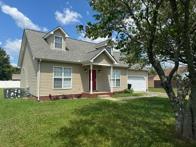 Building Photo - For Lease - 3 Bed, 2 Bath, 1400sqft Home i...