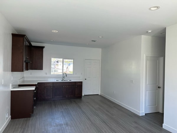 Building Photo - 1542 W Virginia St