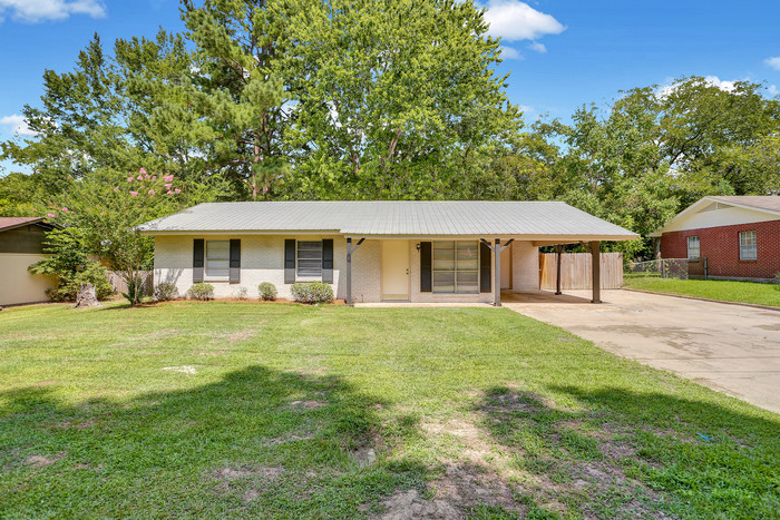 Primary Photo - Beautiful Home for Lease!