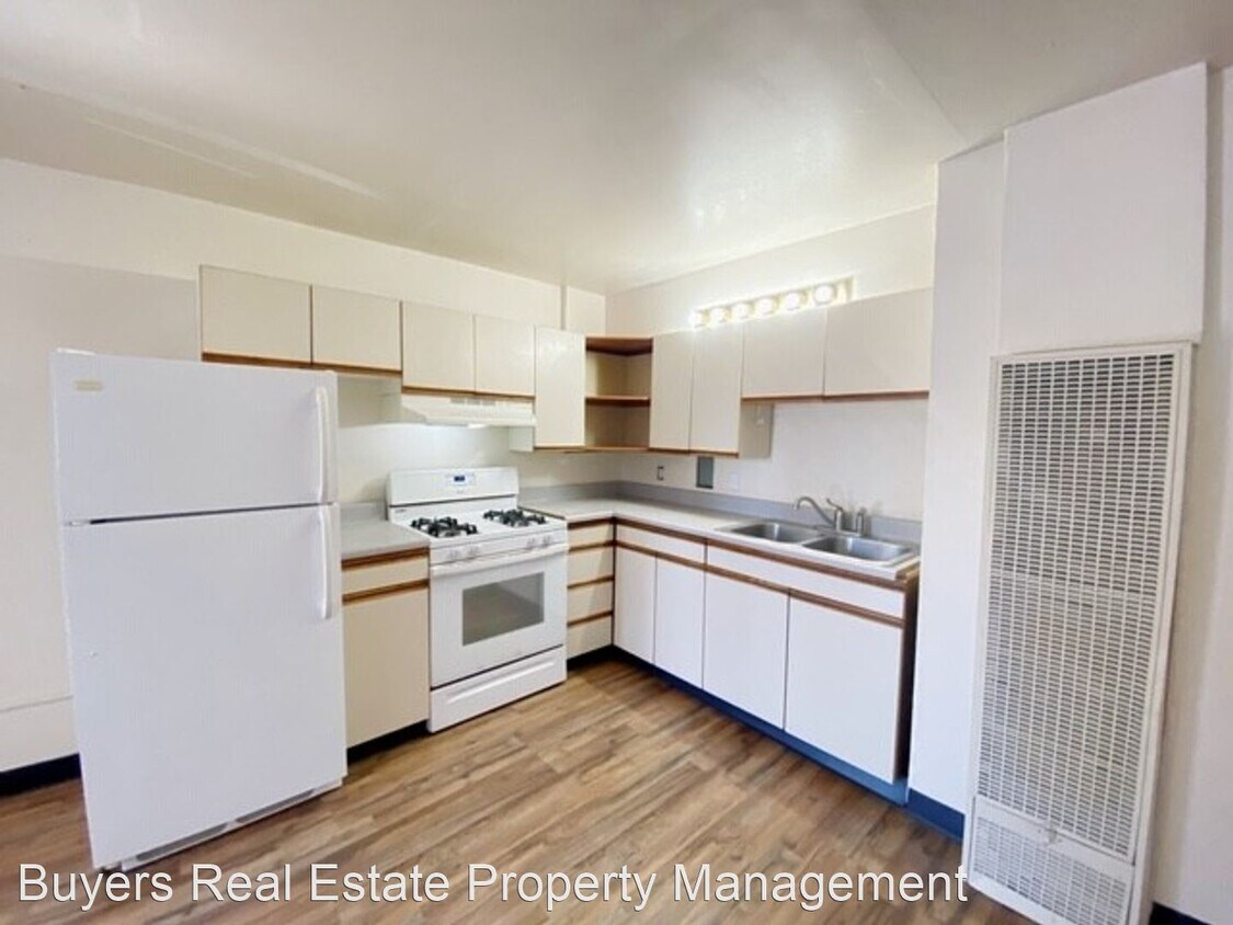 Primary Photo - 2301 Roosevelt Dr