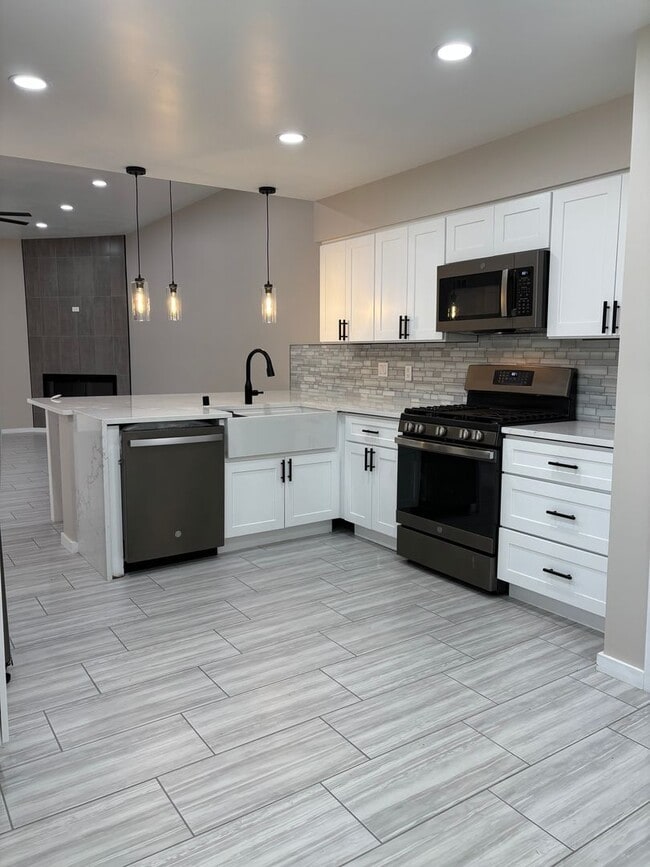 Building Photo - 87 Pheasant Hill Dr NE