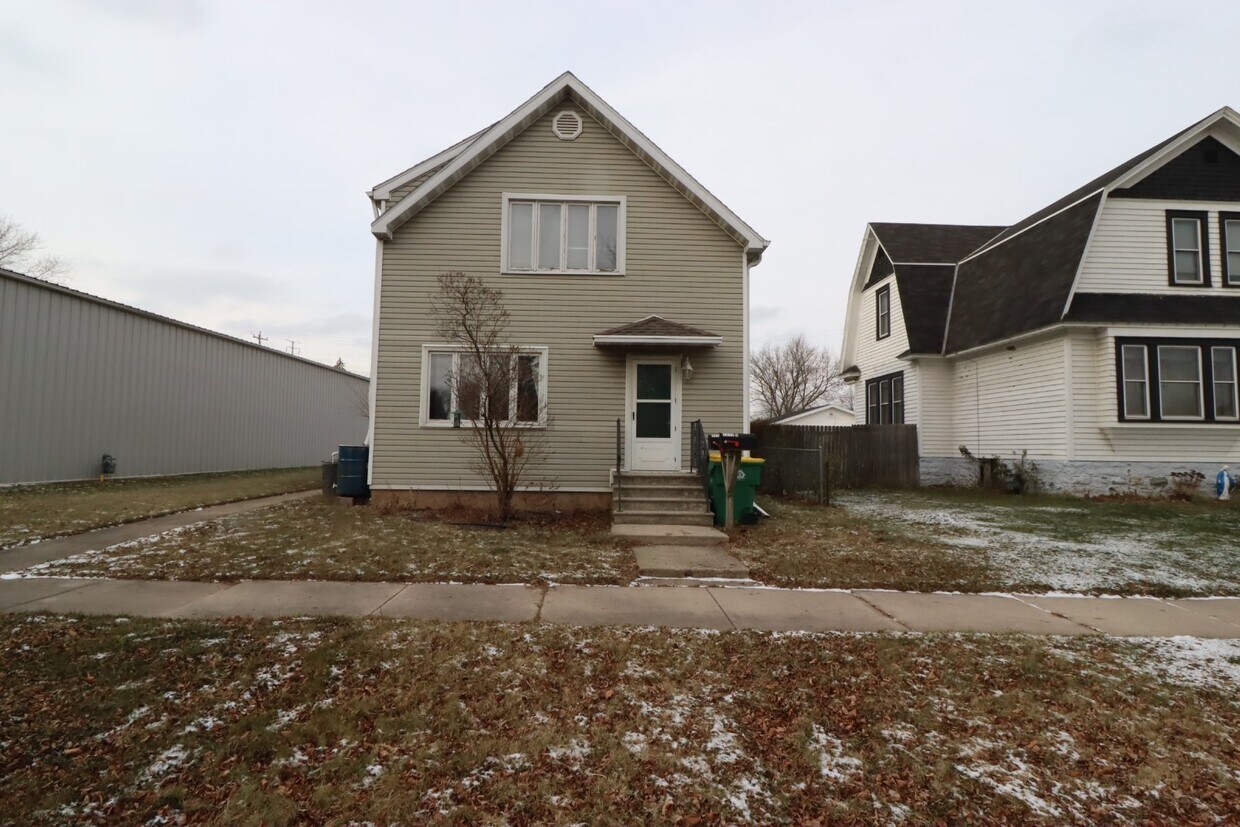 Foto principal - Large 2-Bed Upper Duplex