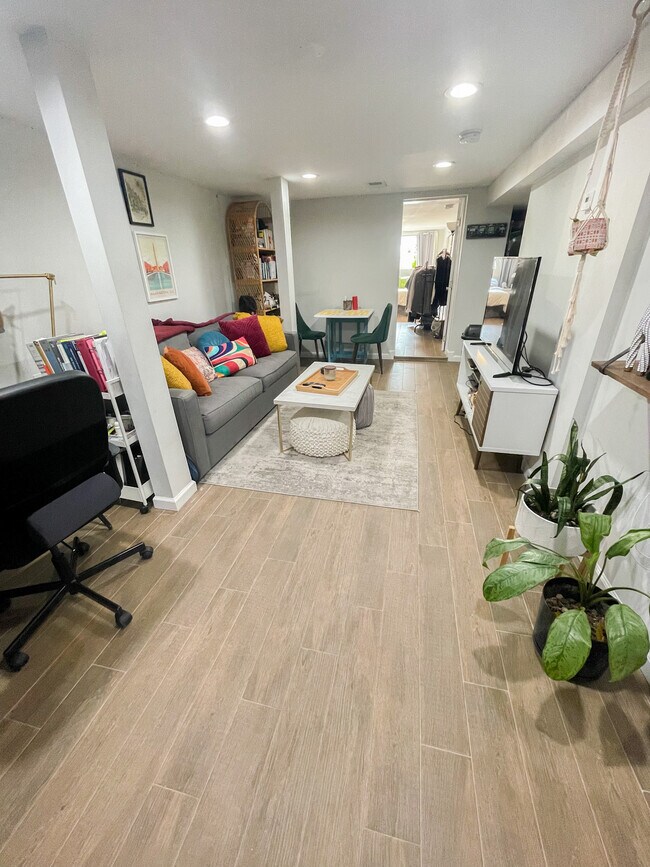 Sala de estar - 3548 Rock Creek Church Rd NW