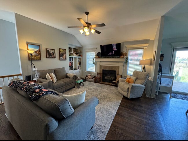 Foto del edificio - 1380 Stone Creek Dr