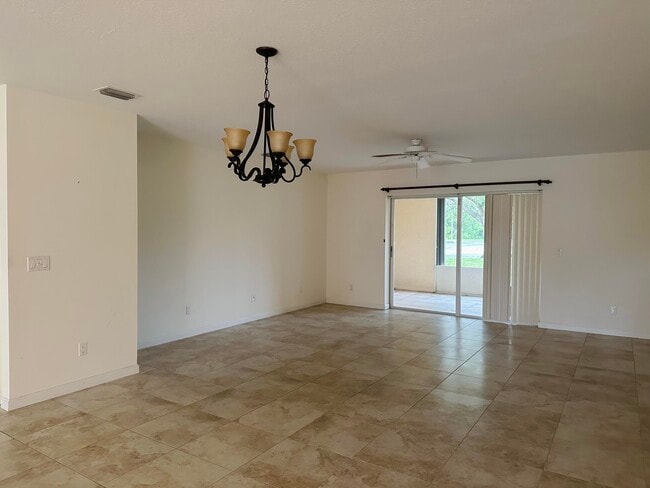 Foto del edificio - 2088 SE Wild Meadow Cir