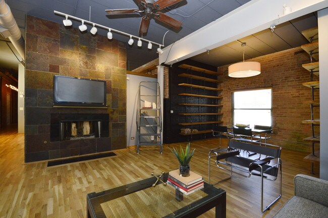 Foto del edificio - 4745 N Ravenswood Ave