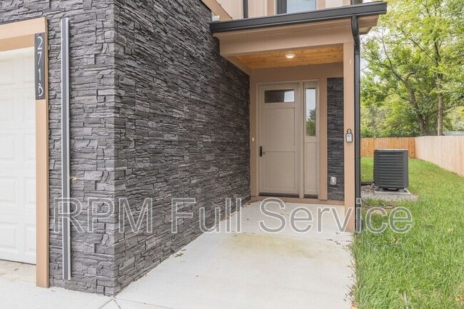 Photo - 271 Garry Dr Apartment