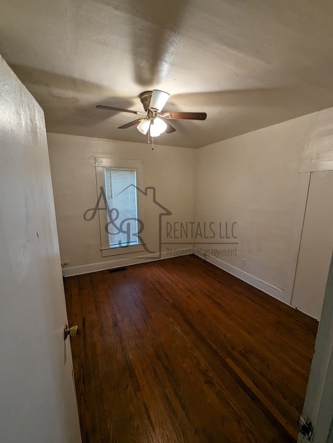 Building Photo - 438 E 23rd St