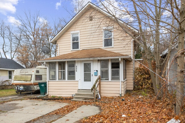 Building Photo - 922 Dakin St