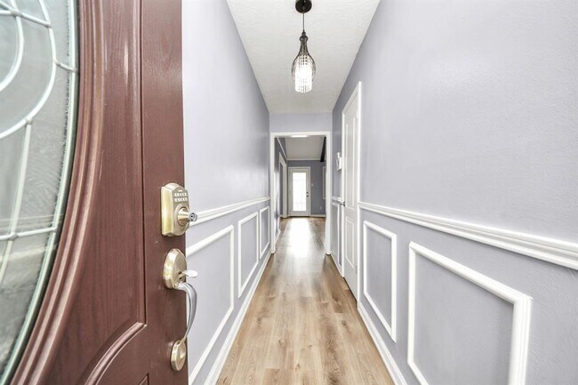 Foto del edificio - 1611 Wildgrove Dr
