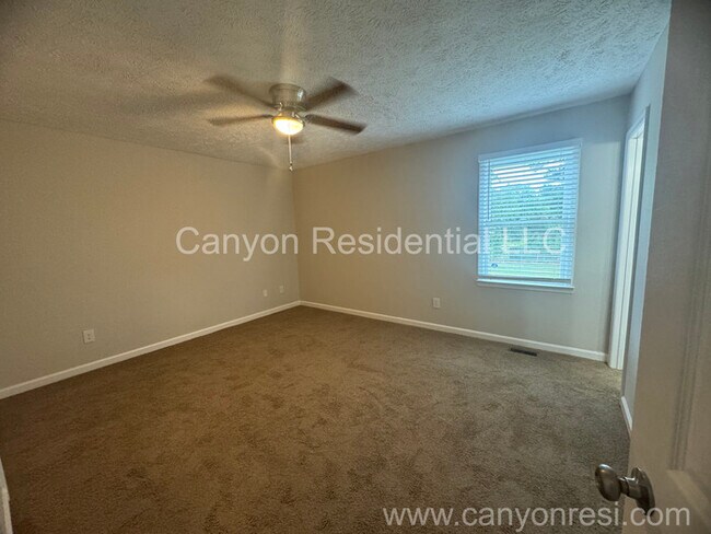 Building Photo - 6615 Burgenfield Dr