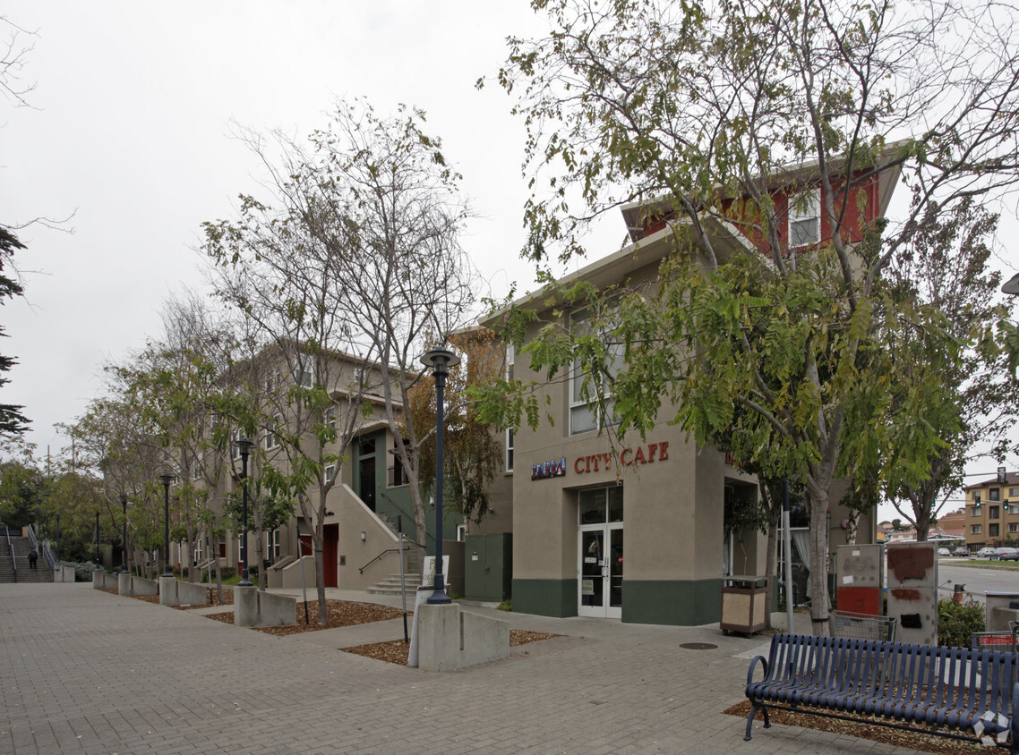 Building Photo - El Camino village