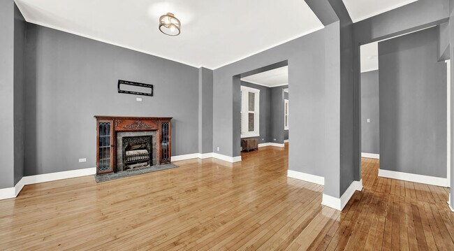 Building Photo - 2113 S Christiana Ave