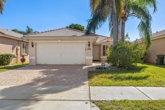 Building Photo - 3800 Woodfield Dr