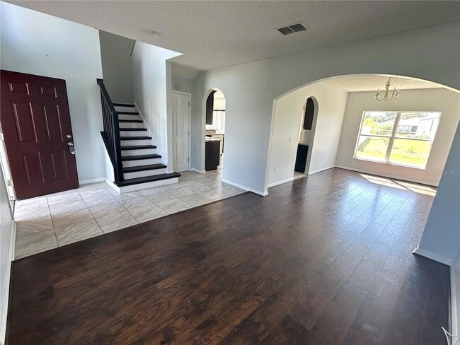 Building Photo - 712 Parrot Ct
