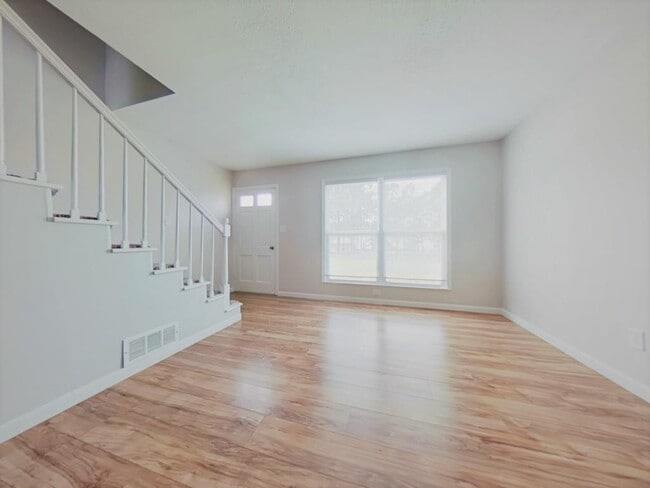 Building Photo - 1311 Blair St A3