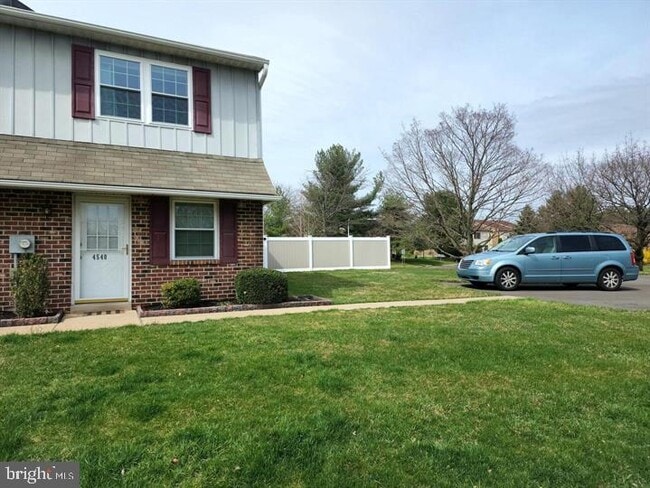 Building Photo - 4540 Rosemarie Dr