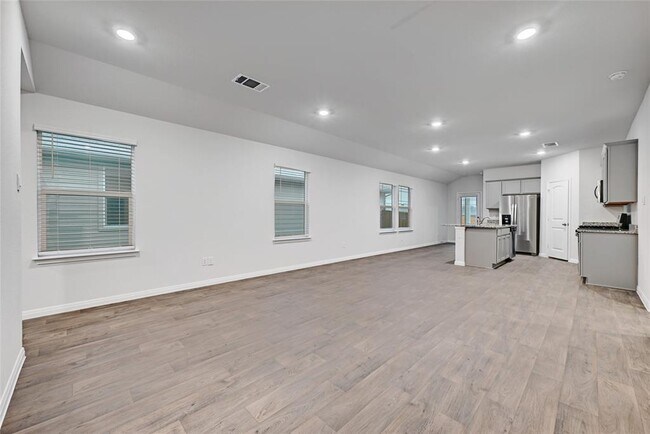 Building Photo - 295 Evergreen Sumac Loop