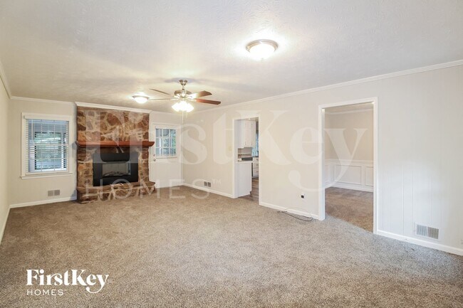 Building Photo - 1673 Moss Dr SW