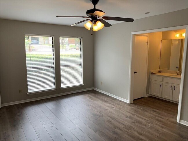 Building Photo - 6604 Vallecito Dr