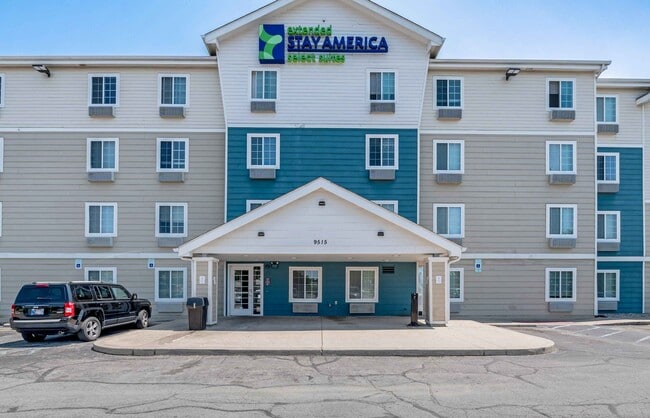 Building Photo - Furnished Studio-Indianapolis - Lawrence