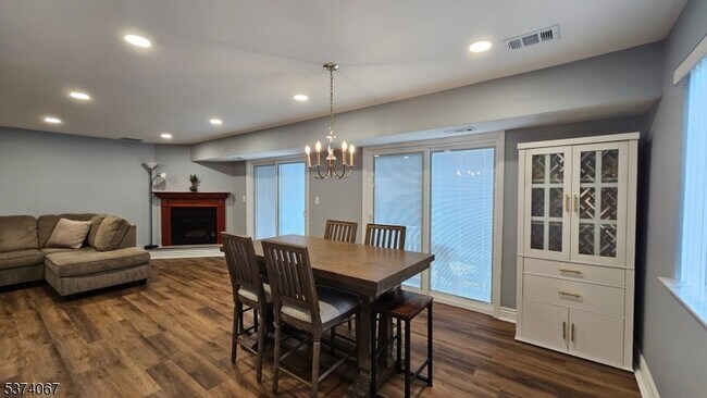 Building Photo - 56 Woods Edge Dr