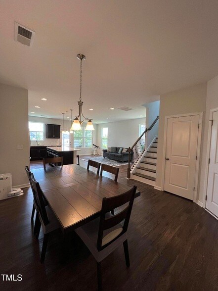 Foto del edificio - 1109 Little Gem Ln