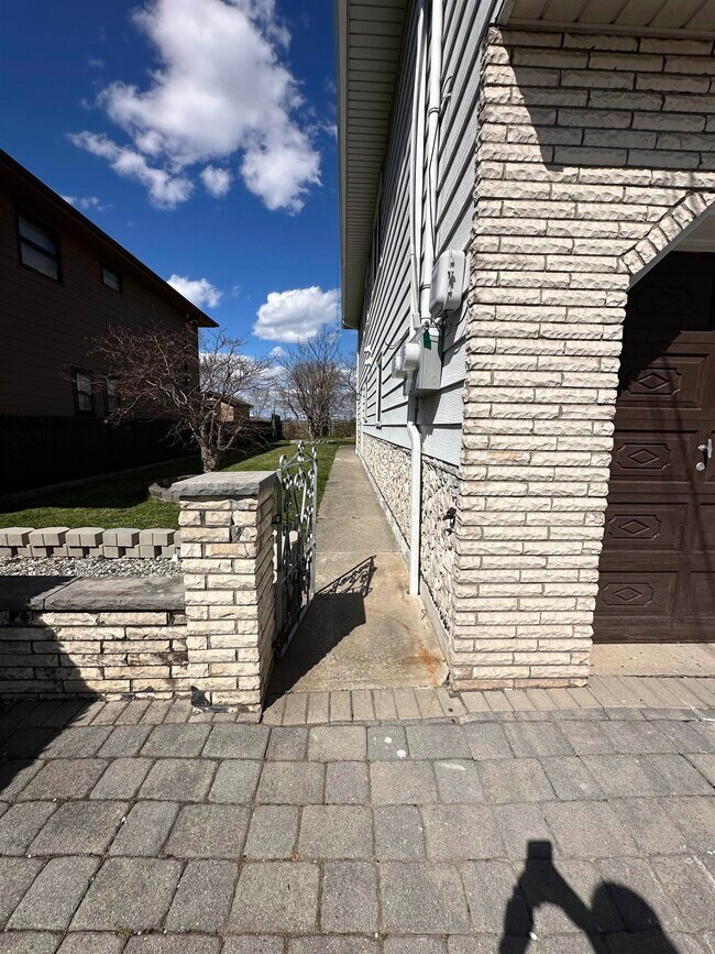 Building Photo - 43 Millridge Rd