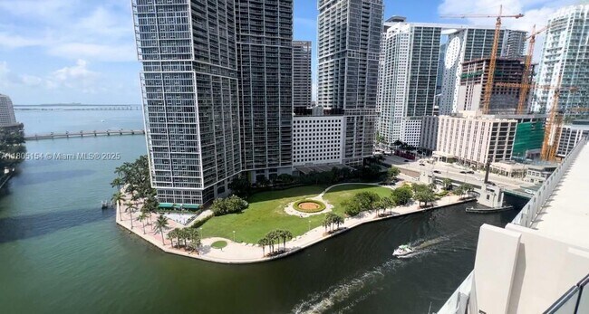 Building Photo - 300 Biscayne Blvd Way