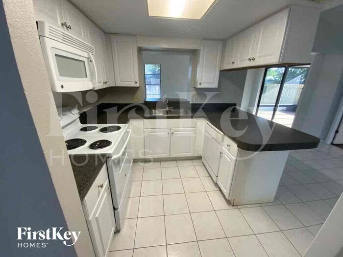 Foto del edificio - 7800 Turnbridge Dr