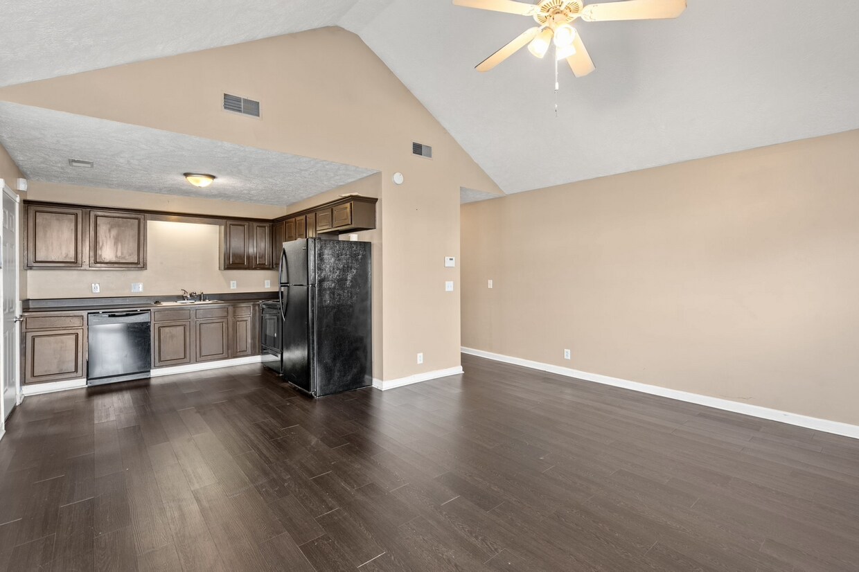 Foto principal - 1576 Chariot Dr