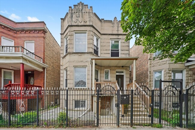 Building Photo - 3353 W Evergreen Ave